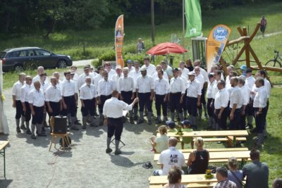 Die Bergfinken zum Tag des Umgebindehausses an der SBB-Hütte in Saupsdorf, am 27. Mai 2018 (c) by bf lyber