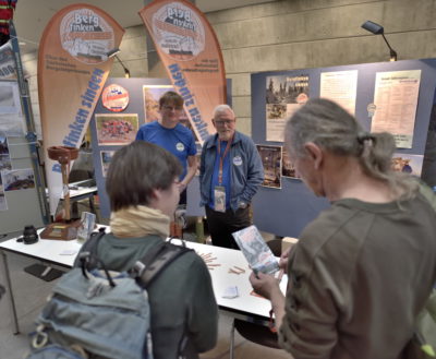 Bergfinken beim 15. Bergsichten Filmfestival 2018 Unser 1. Messestand ... Foto: LyBer