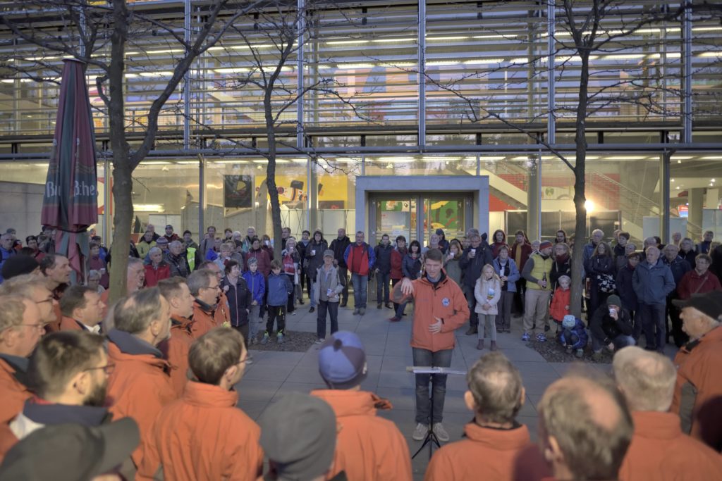 Wir singen am Hörsalzentrum